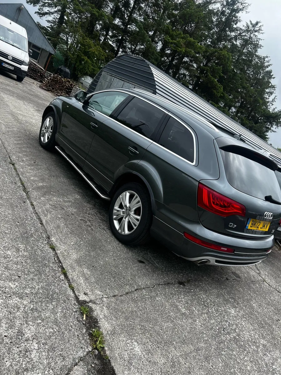Audi Q7 - Image 2