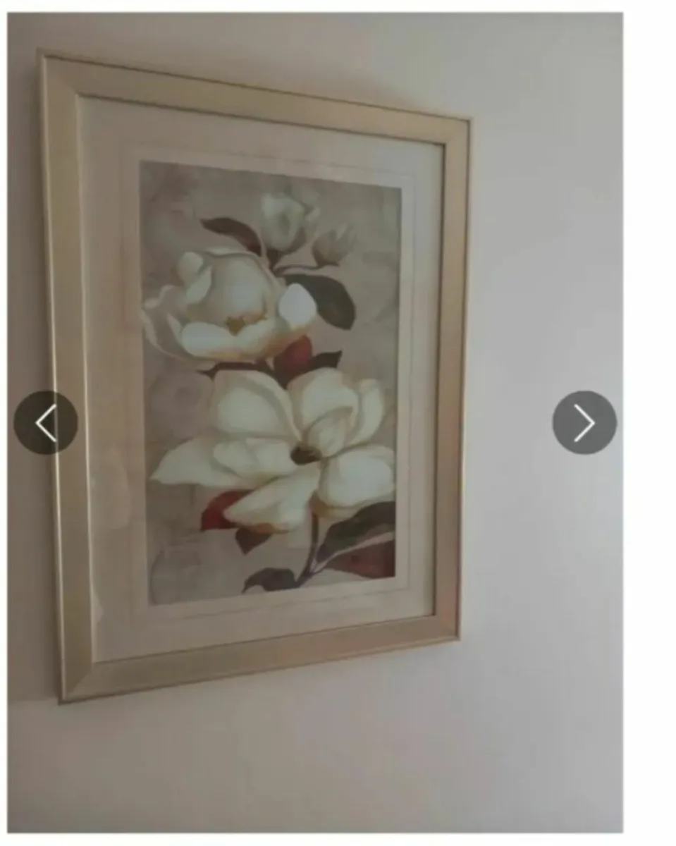 2 pictures - Image 1