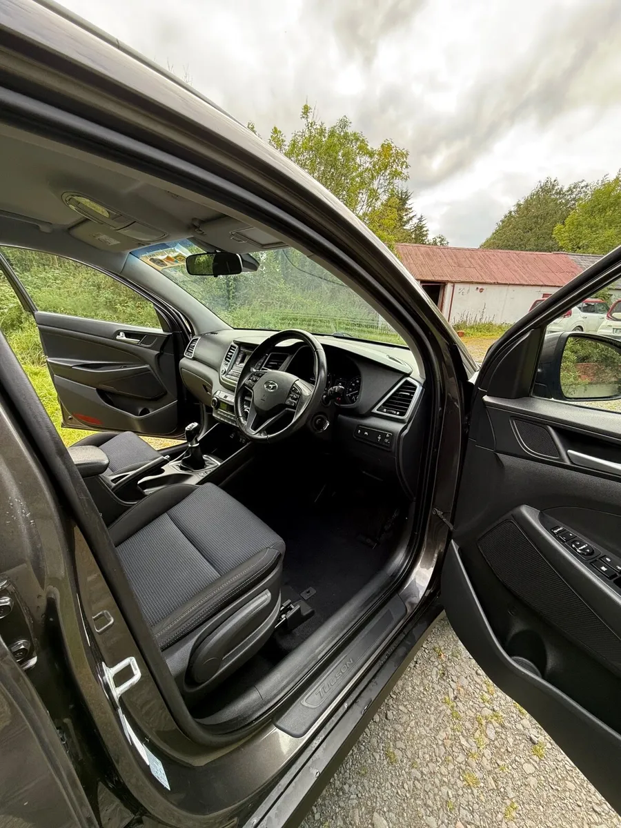 Hyundai Tucson 2016  1.7 CRDi 🔥Low mileage - Image 3