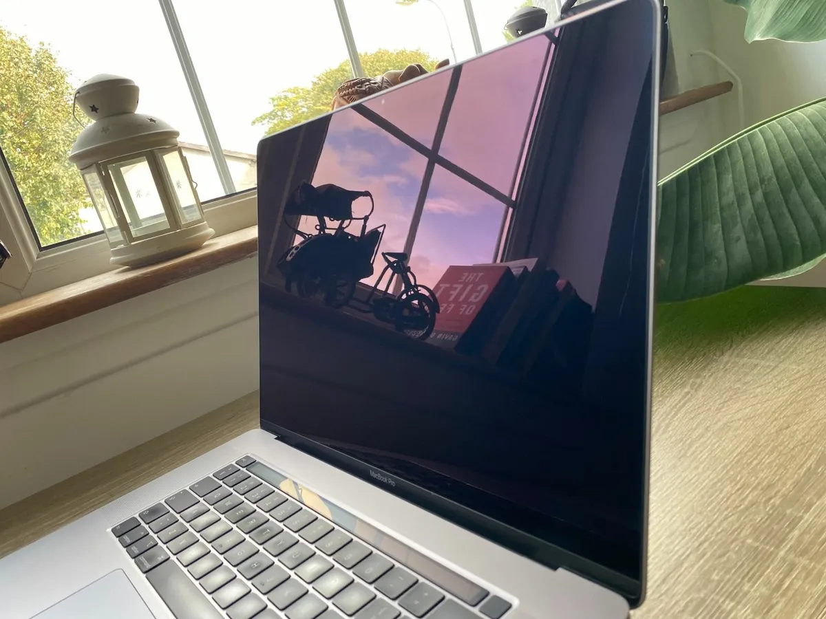 Apple MacBook Pro 16inch (2019) i9 | 32GB | 2TB - Image 4