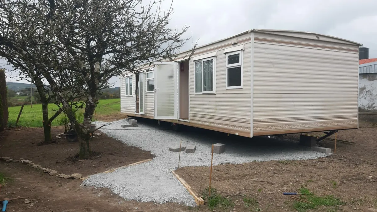 Mobile home - Image 1