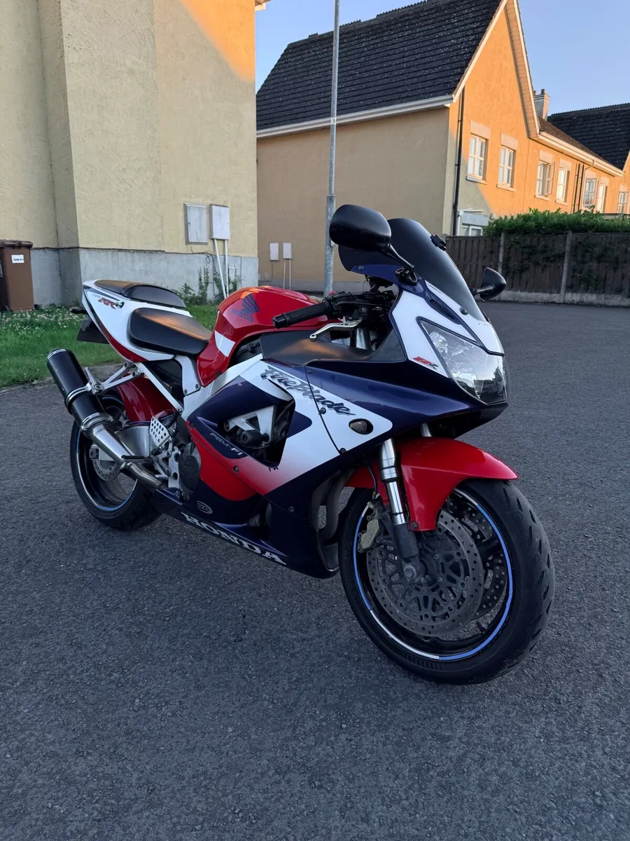Honda CBR 929 - Image 1