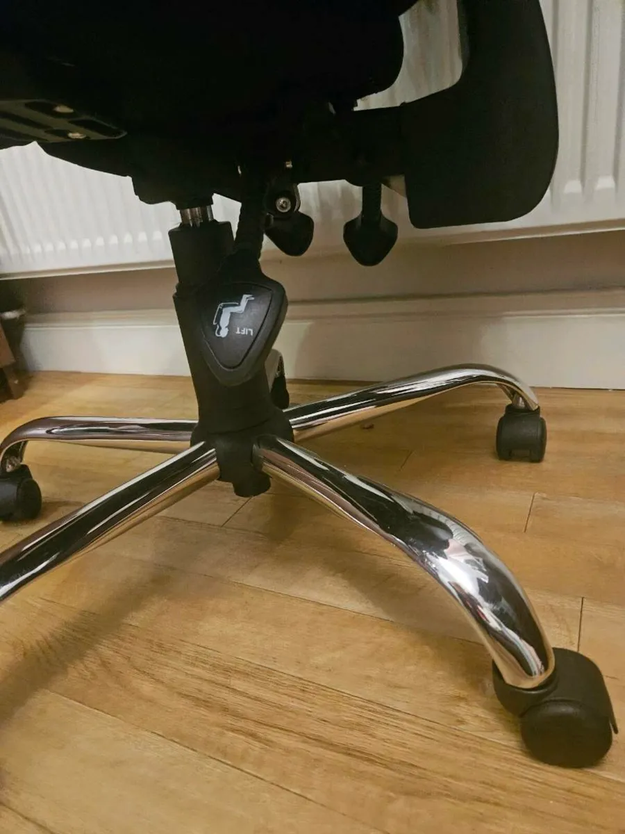 Office chair - Image 2