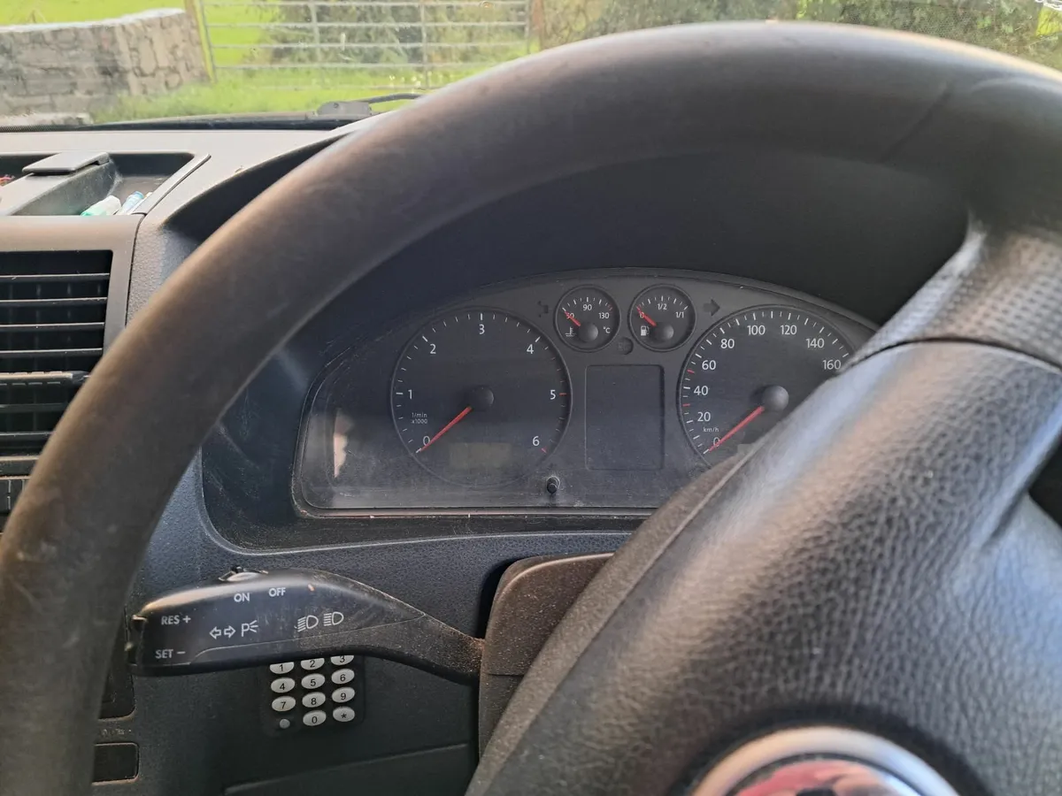 Volkswagen Transporter 2007 4 motion Crew Cab - Image 2