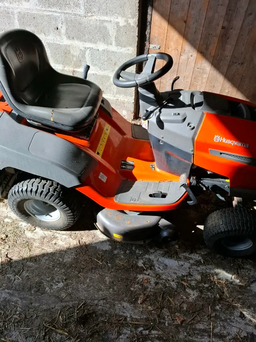 Ride on lawnmower - Image 2