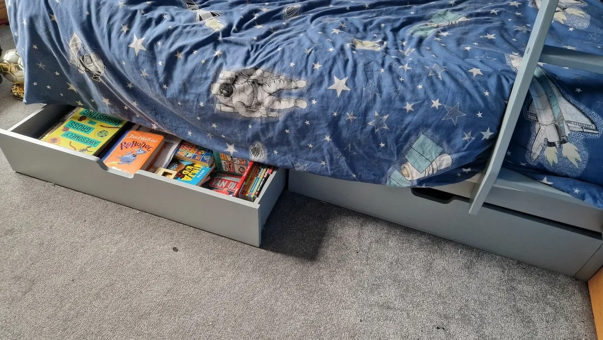 bed - Image 3