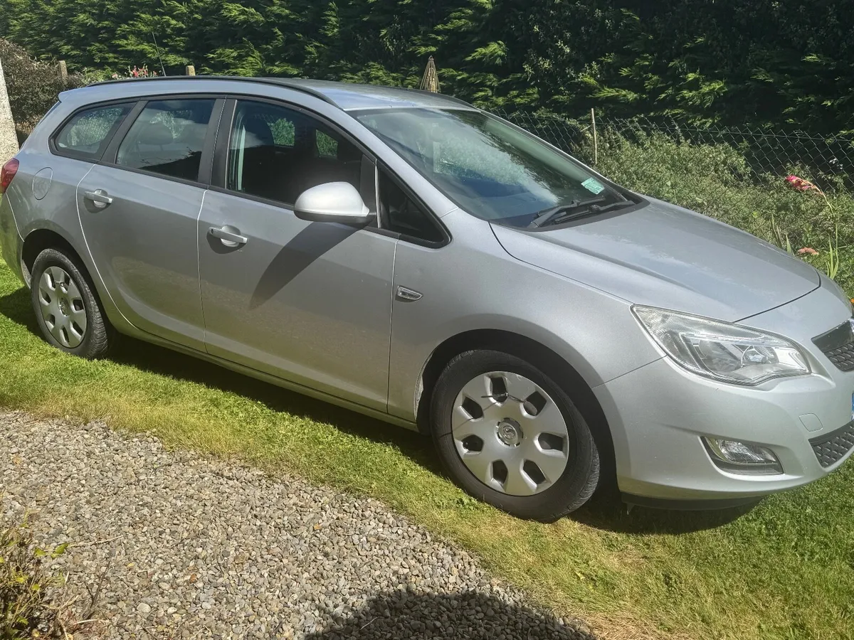 Vauxhall Astra Tourer 2012 - Image 4