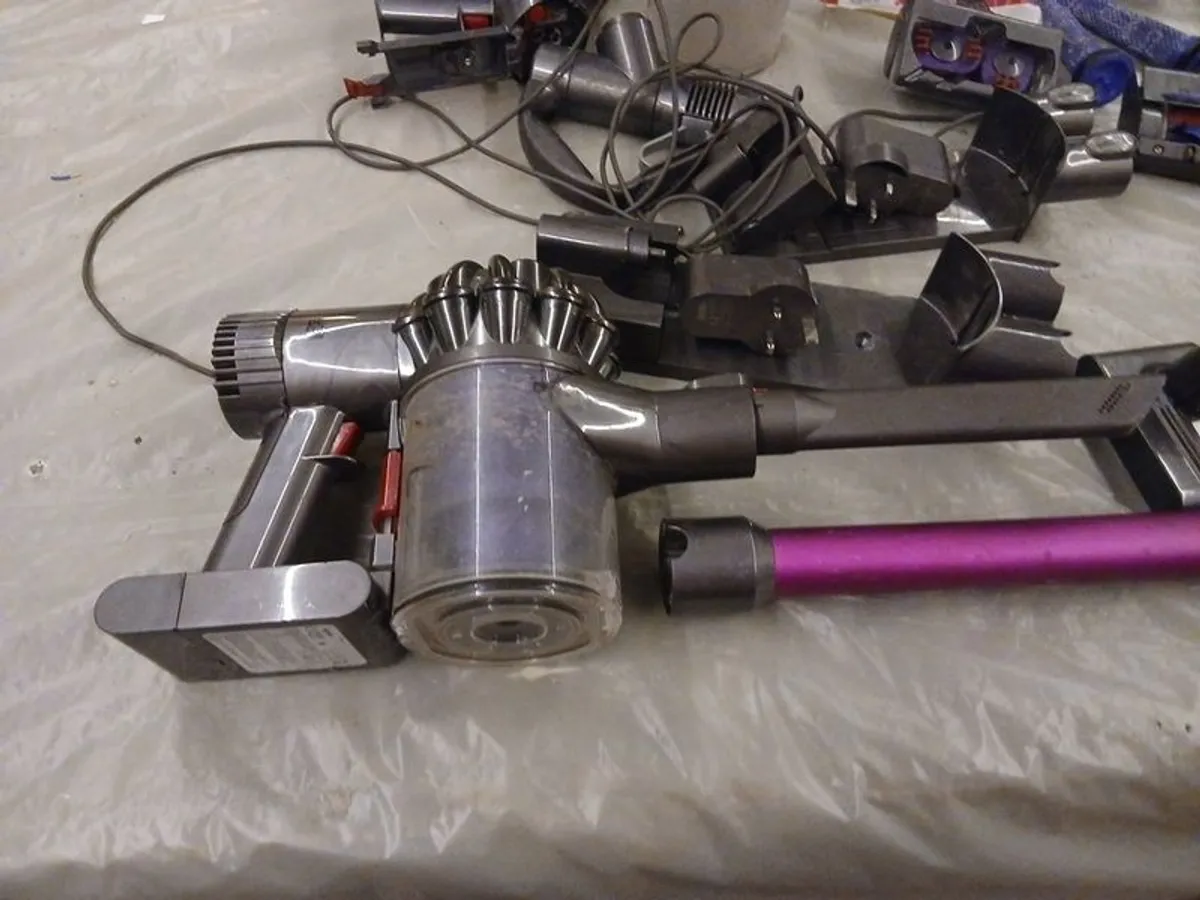 dyson - Image 2