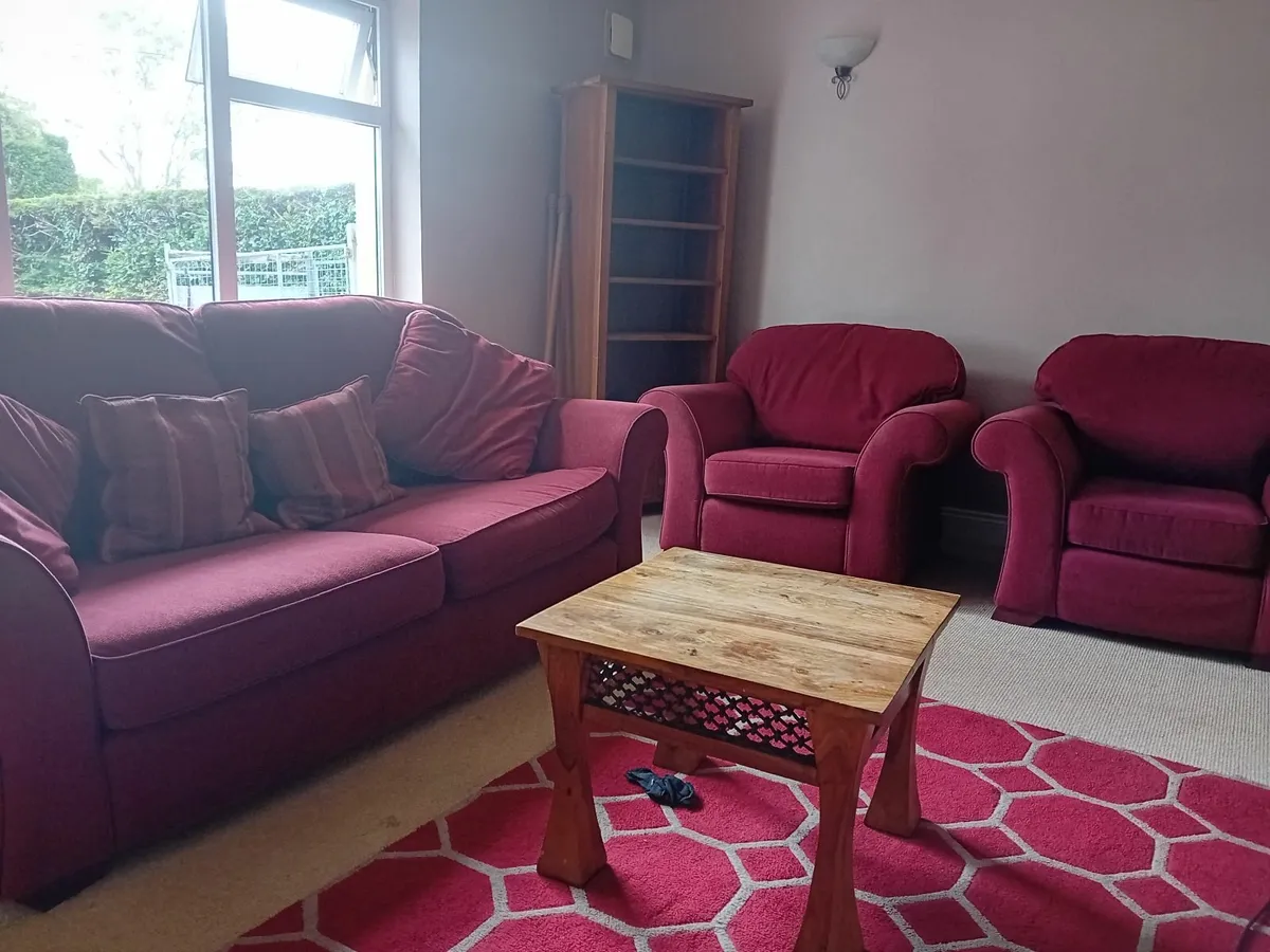 Couch and two armchairs - Image 3