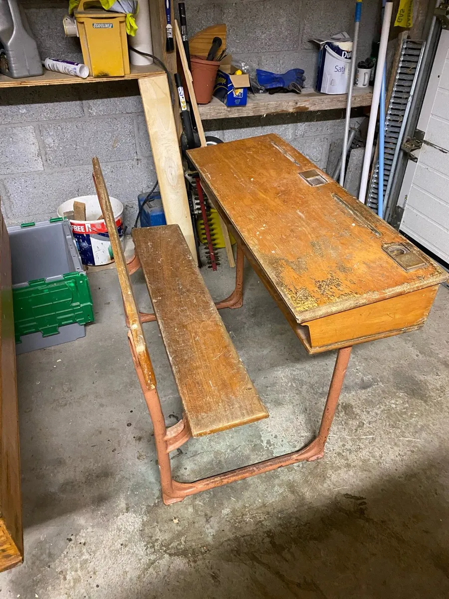 Old school desks - Image 4