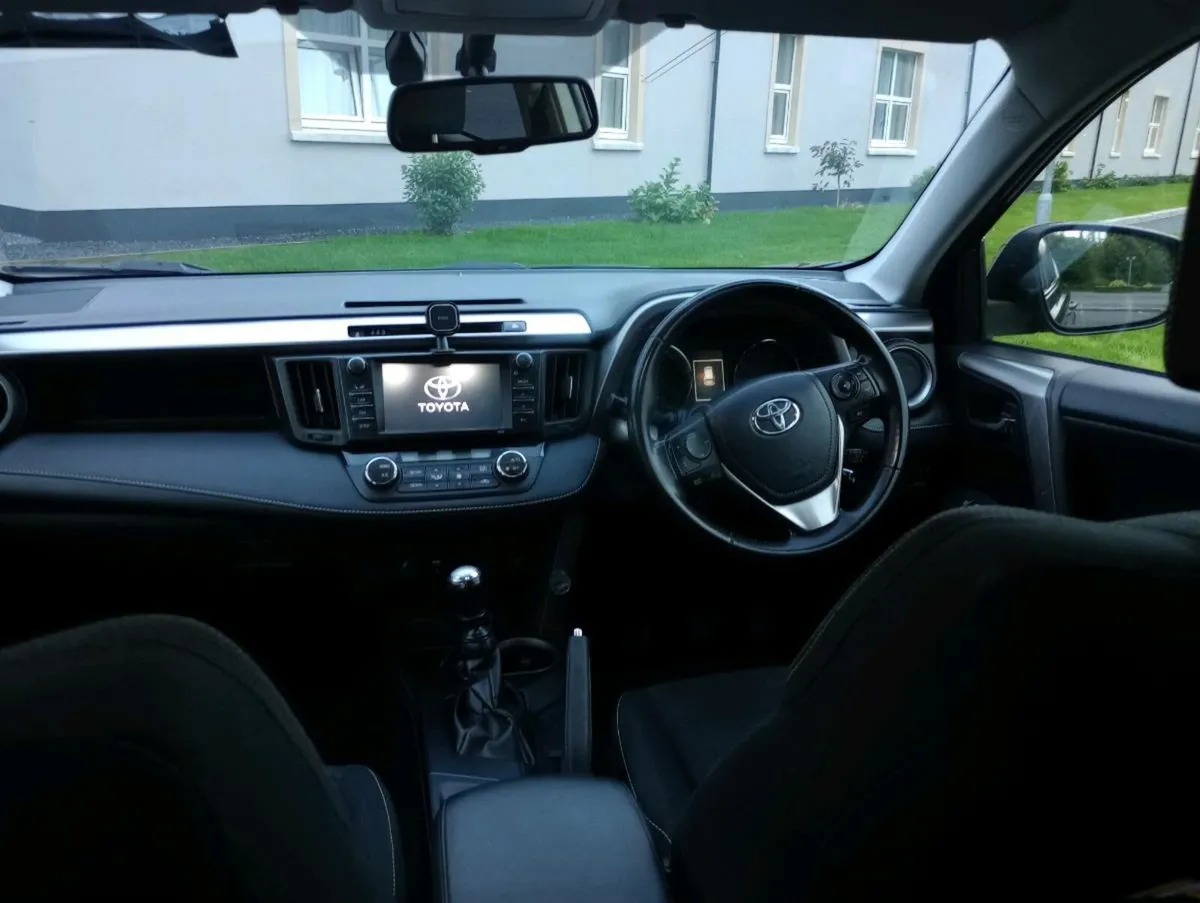 Toyota Rav 4 - Image 4