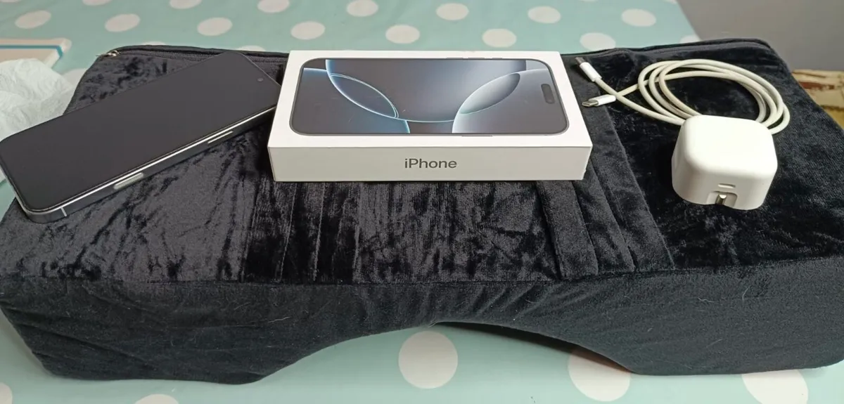 iPhone 16 Pro Max WHITE 256GB - Image 2