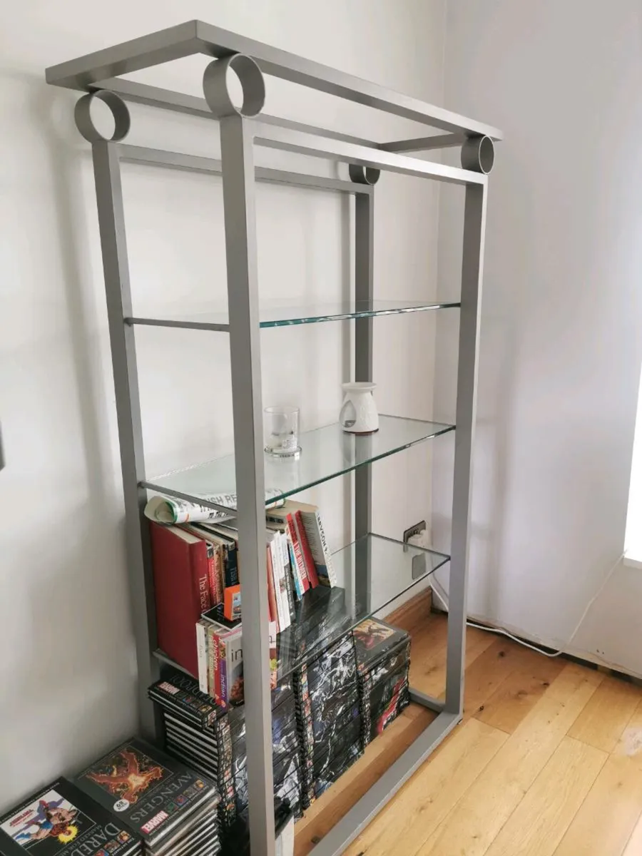 Cabinet - Image 1