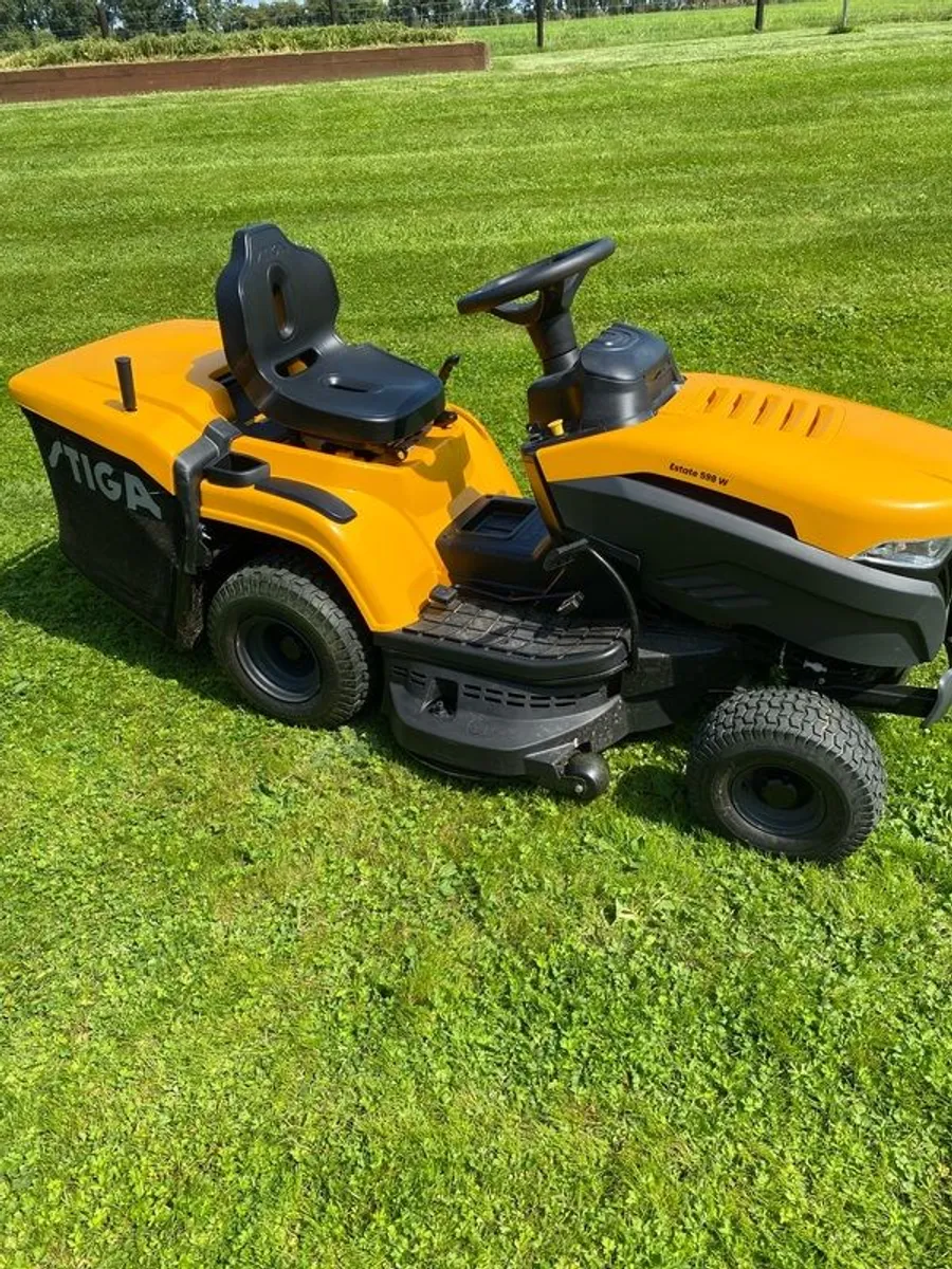 Stiga estate 598w ride on mower. - Image 2