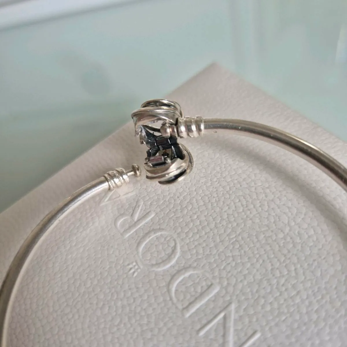Pandora bangle bracelet moments Encircled cz claps - Image 4