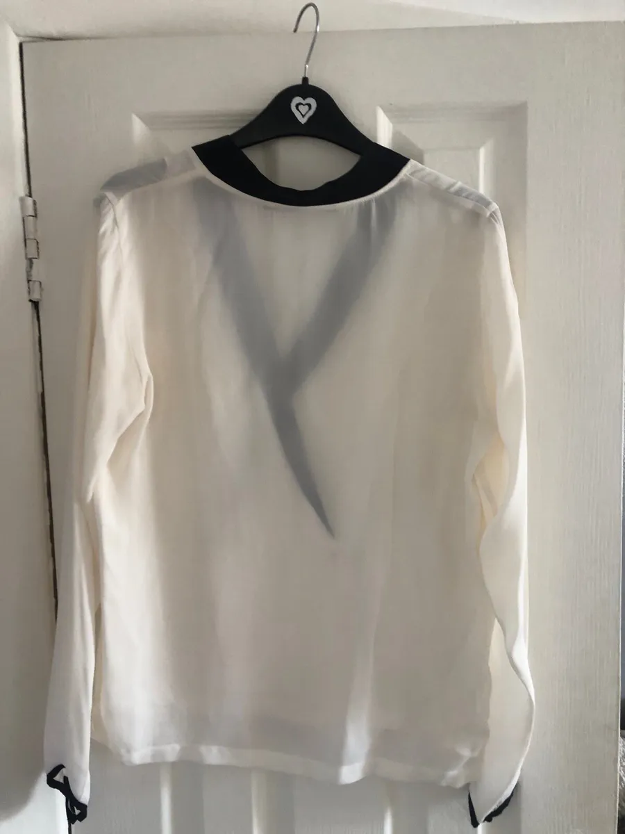 Ladies  Zara blouse size 12 €10 - Image 2