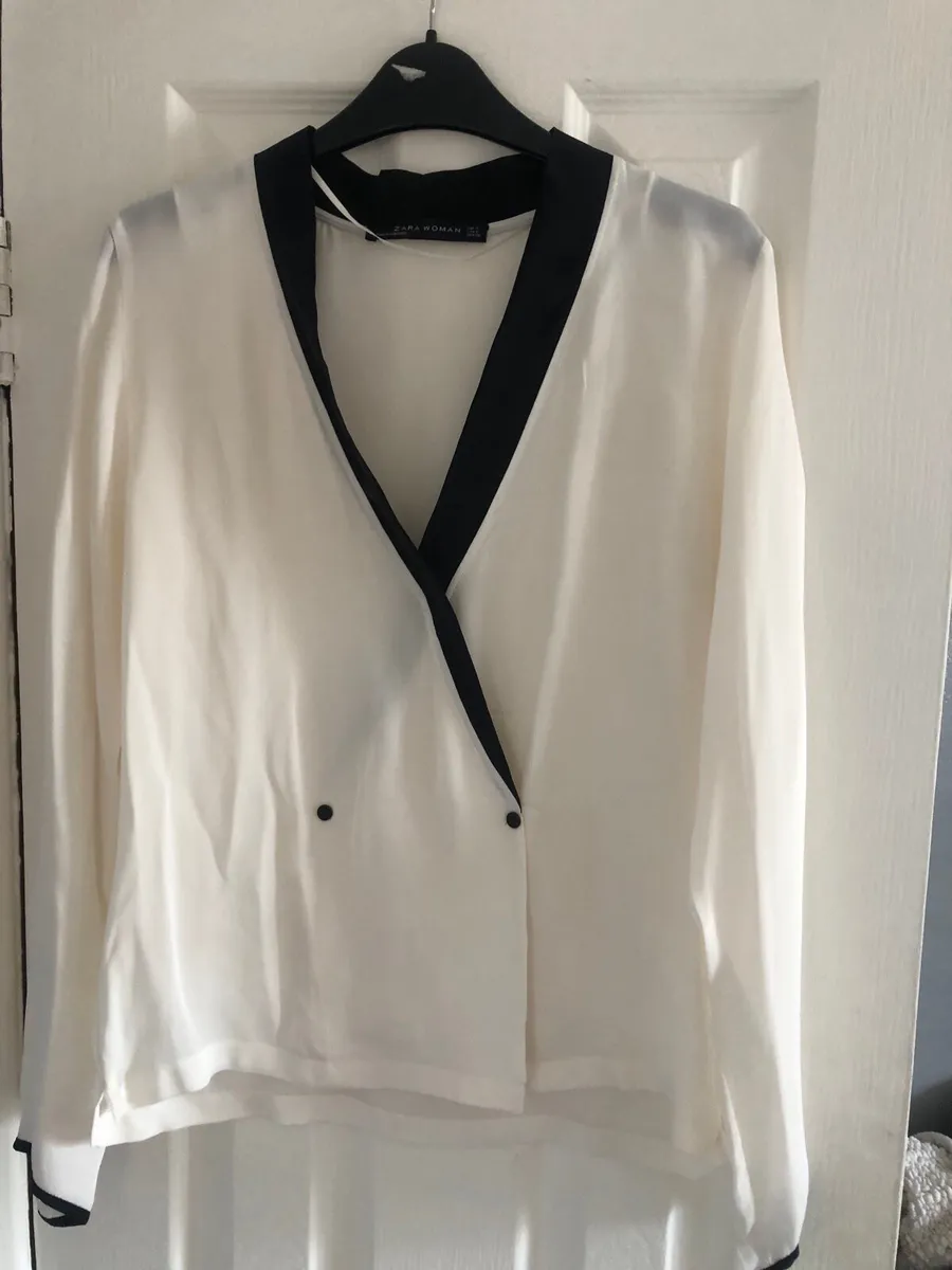 Ladies  Zara blouse size 12 €10 - Image 4