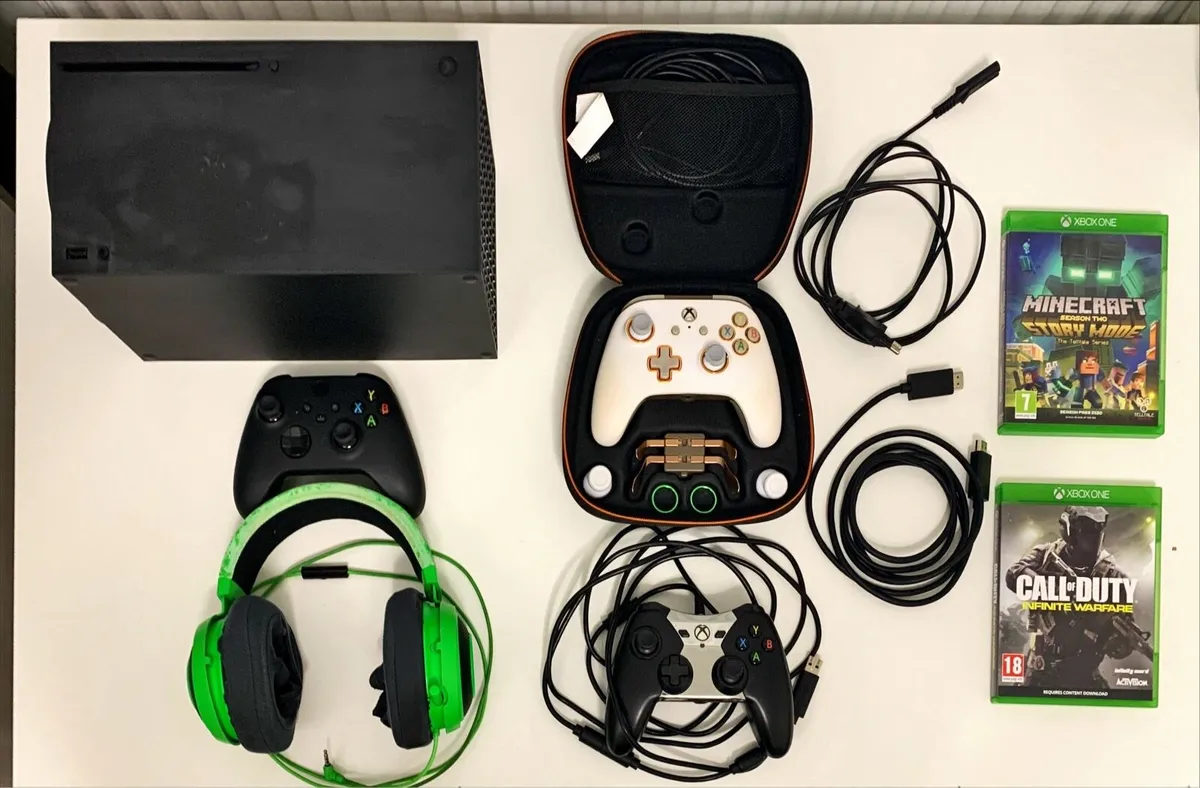 Xbox Series X Bundle - Image 1