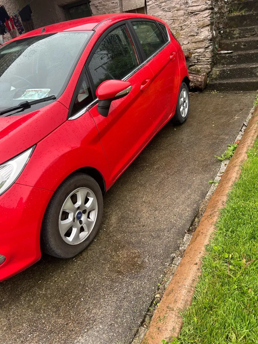 Ford fiesta 1.6 diesel, 2011 - Image 3
