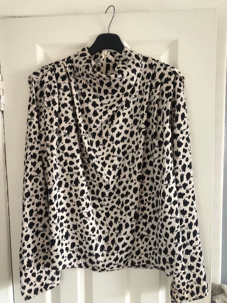 Ladies Zara blouse size M €10 - Image 1