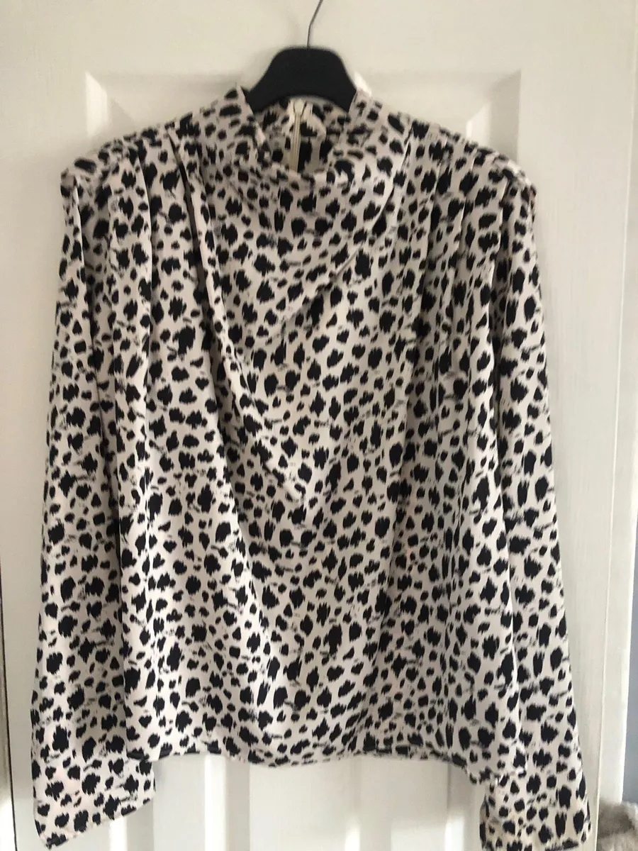 Ladies Zara blouse size M €10 - Image 2