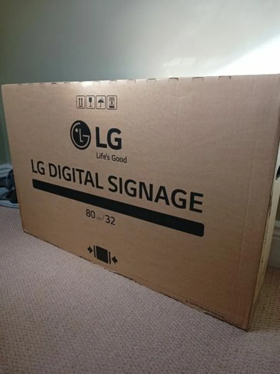 LG 32" Display