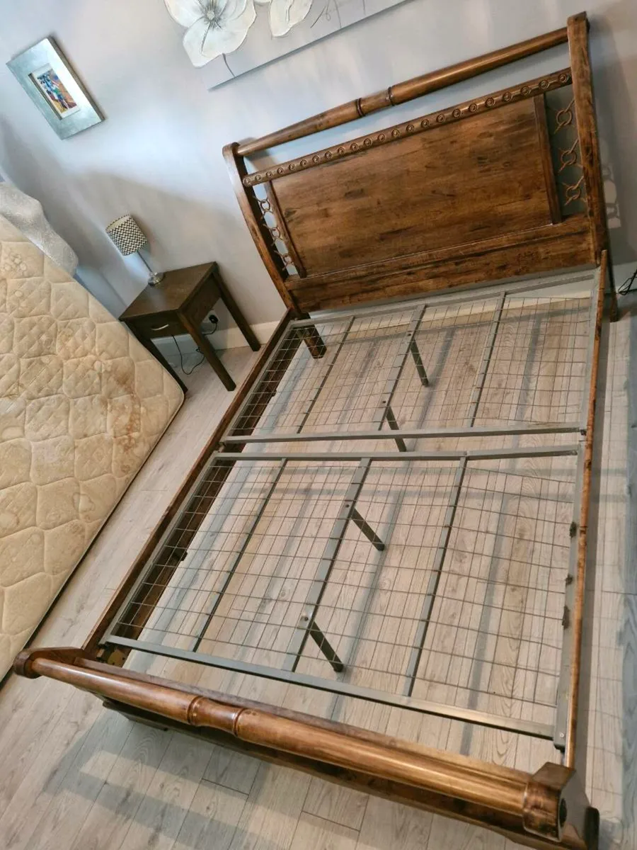 Bed frame - Image 1