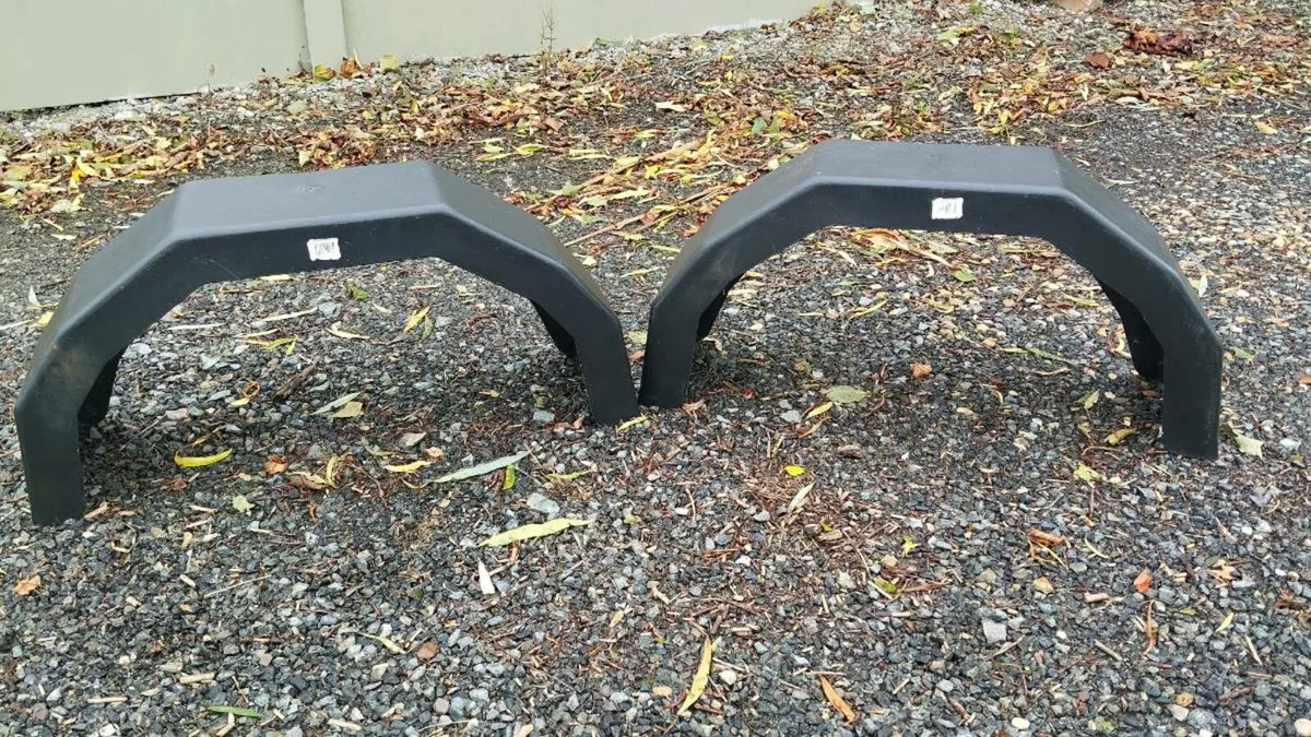 Trailer mud guards