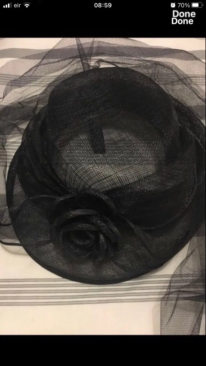 Ladies new hat one size €20 - Image 2