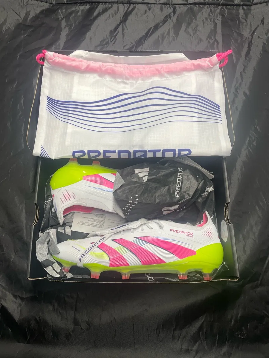 Adidas Predator football boots - Image 1