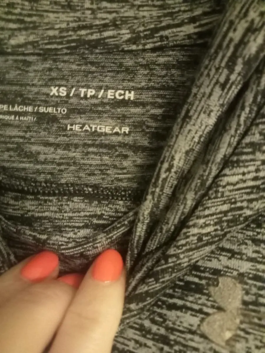 Ladies under armour gym top xs - Image 4