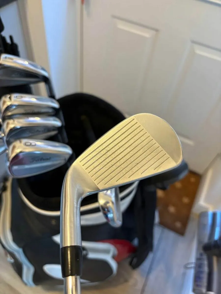 Titleist t200 irons 2023 model - Image 2