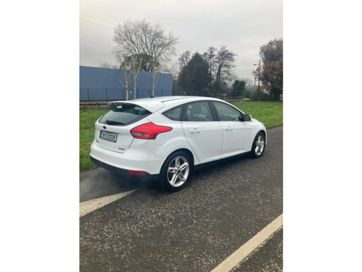 Ford Focus 5DR 1.5 TD 95PS 6SPEED 4DR - Image 4