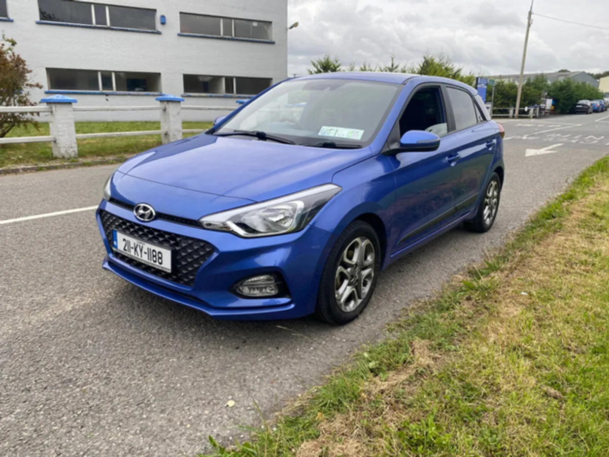 Hyundai i20 ACTIVE DELUXE PLUS 5DR - Image 2