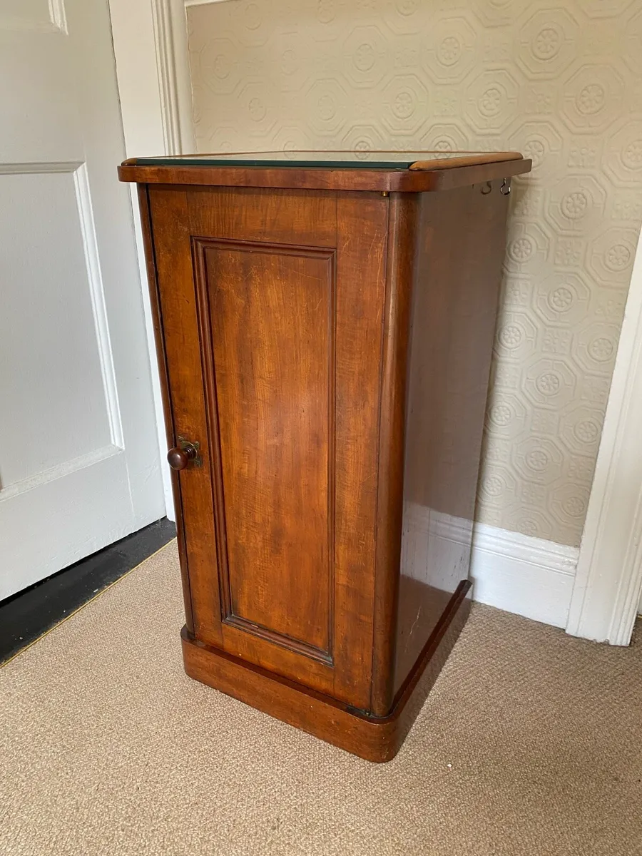 Mahogany cabinet - Image 2