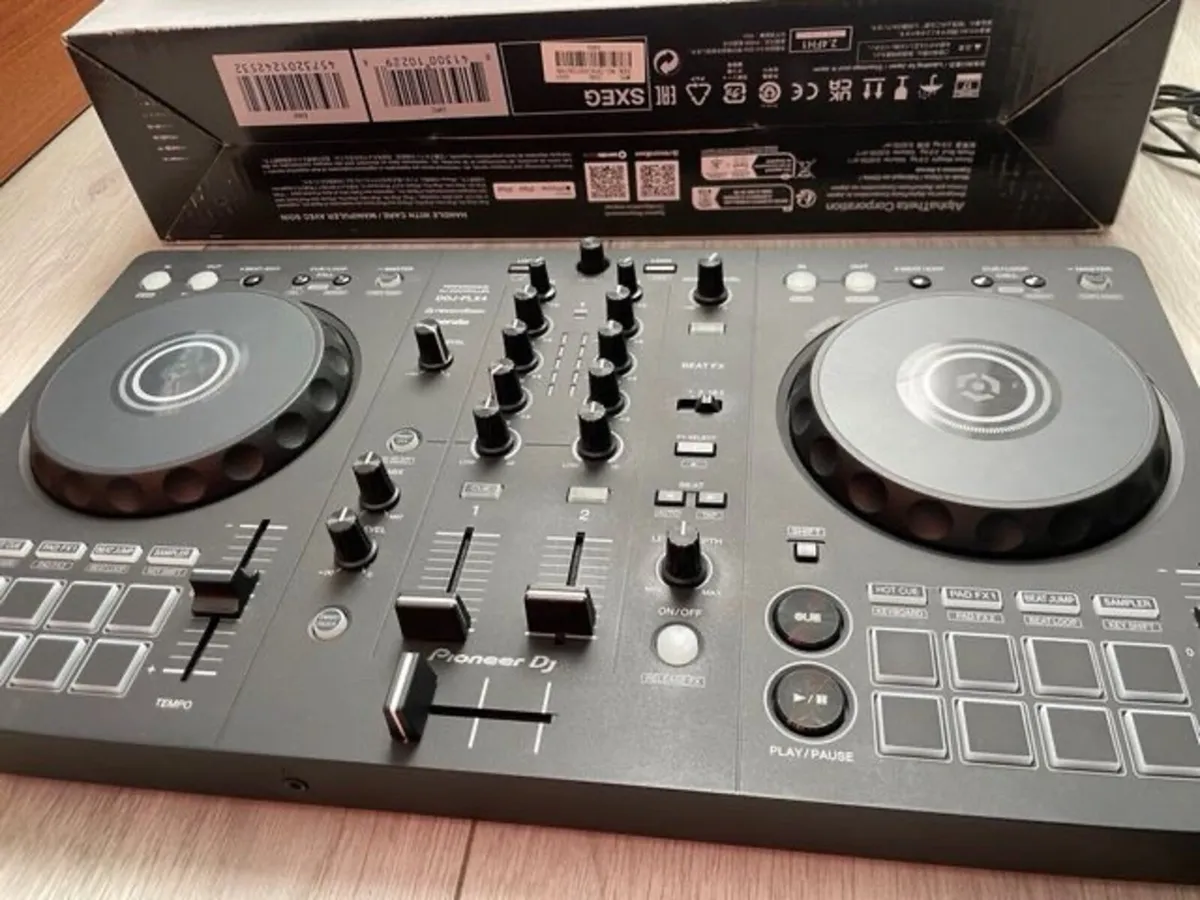 Pioneer DDJ-FLX4 - Image 1