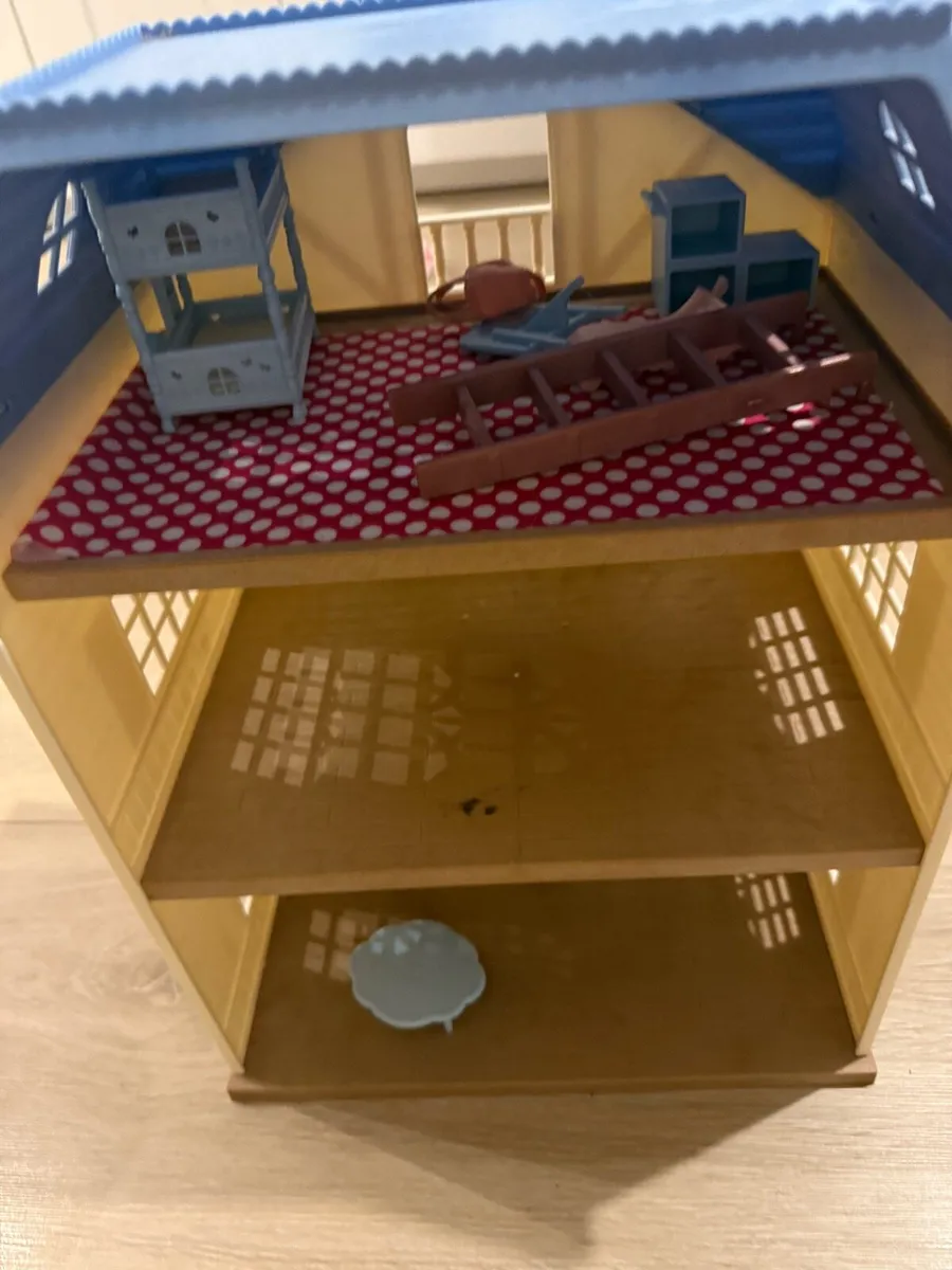 Sylvania Families House Blue Roof - Image 4