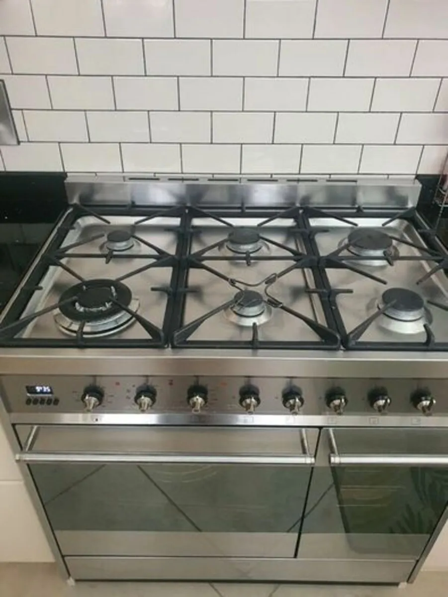 Smeg cooker pyrolitic clean electric oven - Image 1
