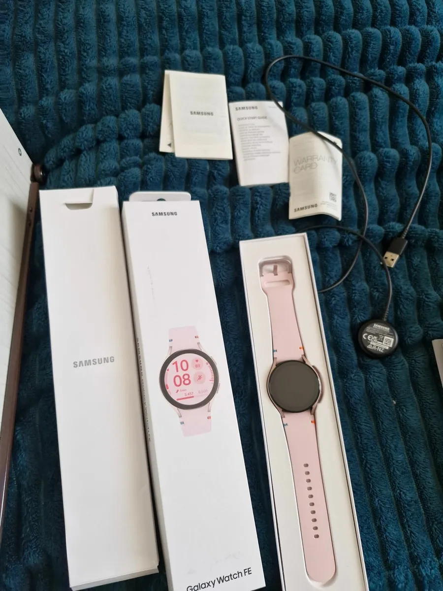 Samsung Smartwatch Fe new Pink - Image 1