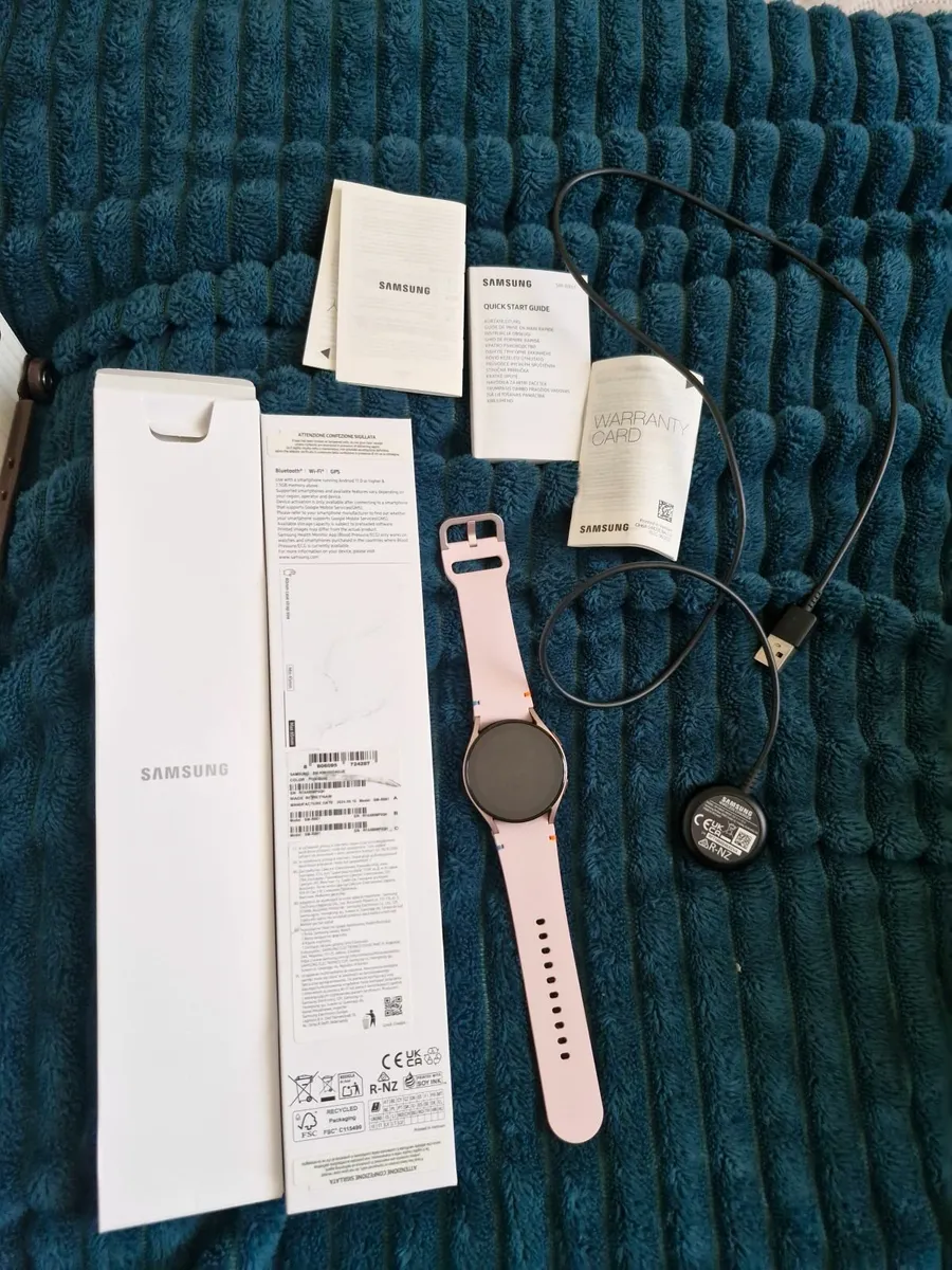 Samsung Smartwatch Fe new Pink - Image 2