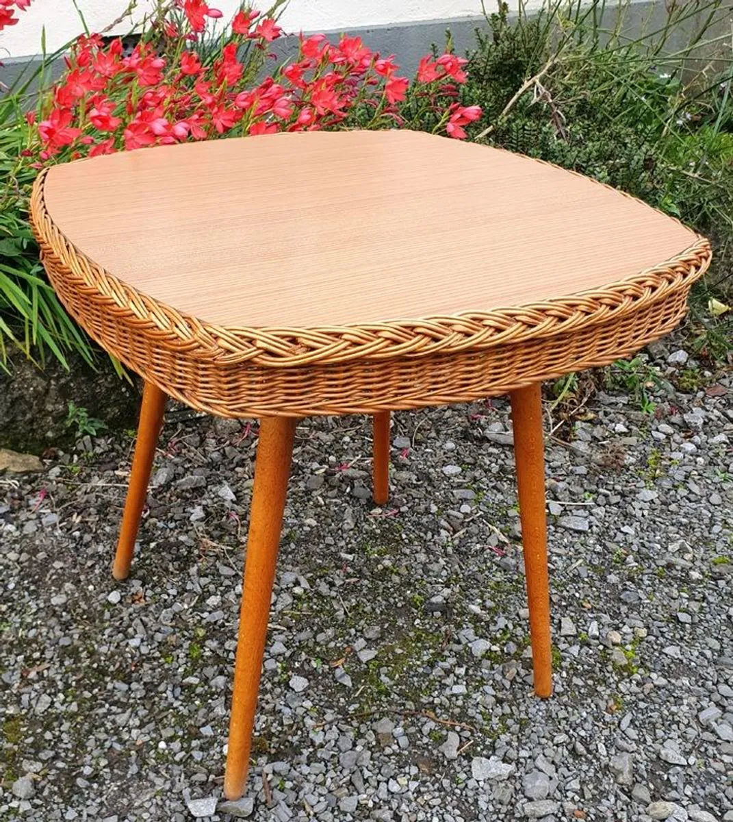 Very Rare Mid Century Wicker Table - Image 3
