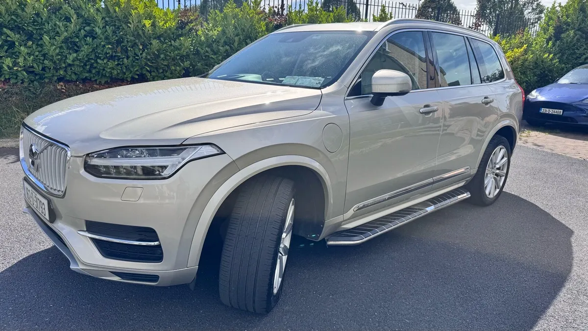 2016 Volvo XC90 T8 PHEV INSCRIPTION AWD HIGH SPEC - Image 3