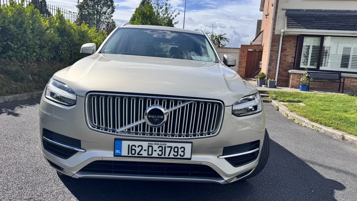 2016 Volvo XC90 T8 PHEV INSCRIPTION AWD HIGH SPEC - Image 4