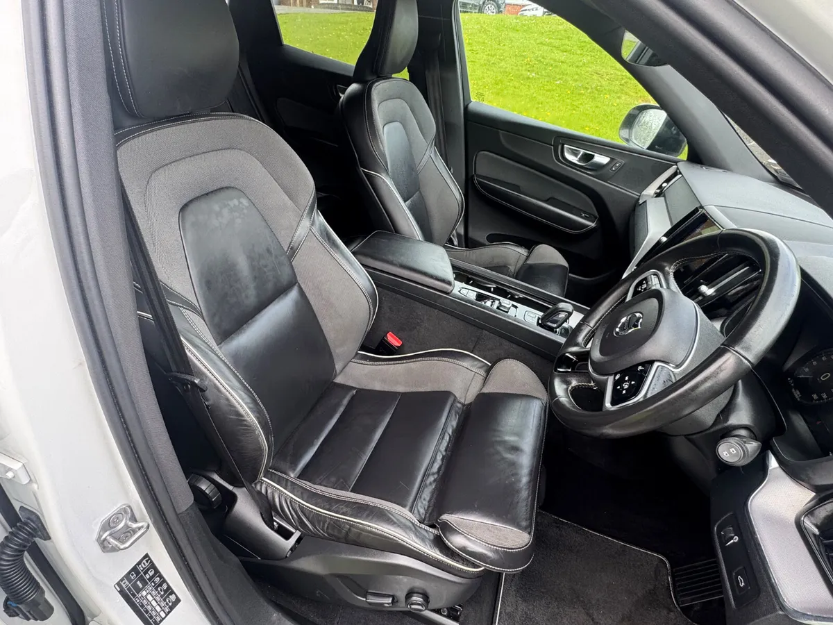 Volvo XC60 2021 r design - Image 4