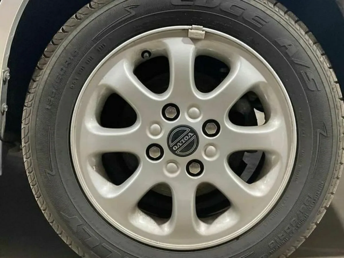 4 x Volvo Centre Caps (All Black) FREE POST - Image 2