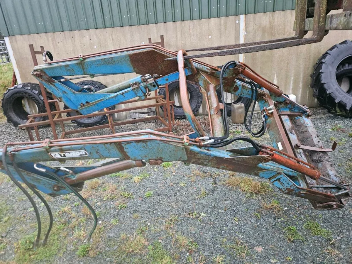 Tanco front loader - Image 1