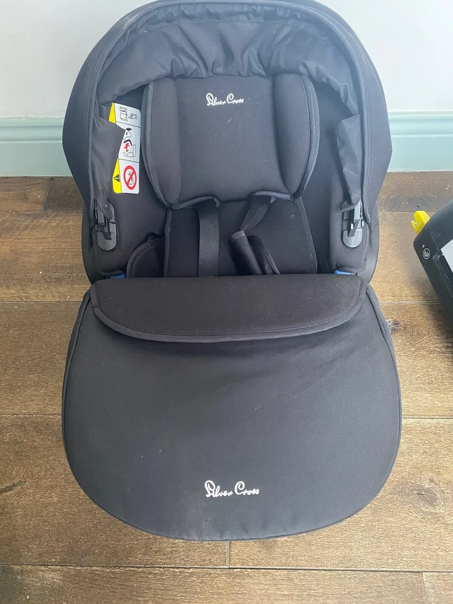 Silvercross Car Seat & Base - Image 1