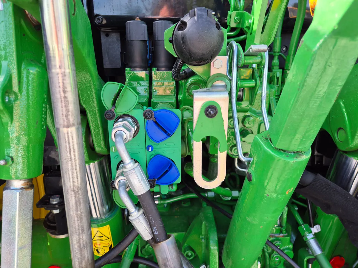 John Deere 6110M 2023 - Image 4