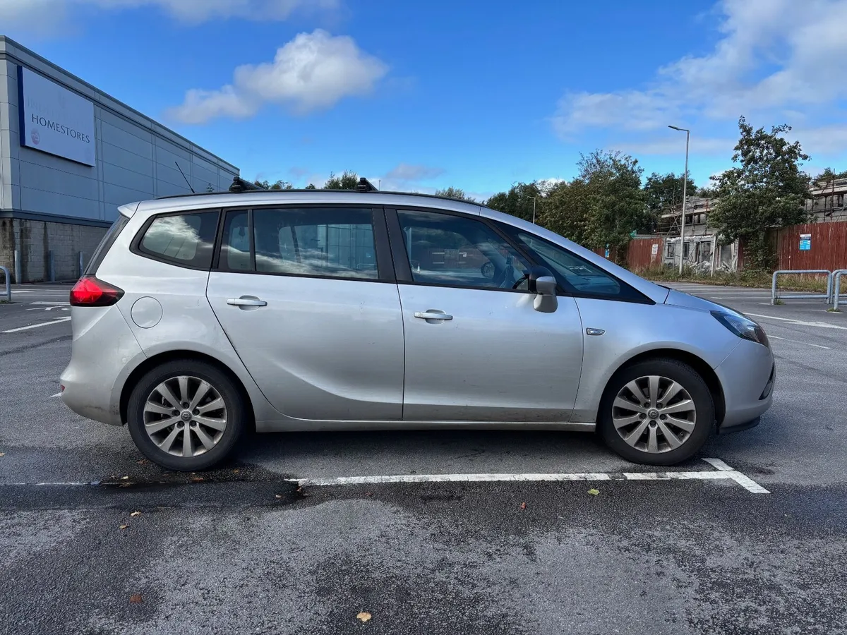 Opel Zafira 2016 - Image 2