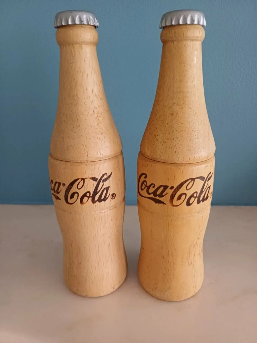 Coca-Cola salt and pepper grinder - Image 1